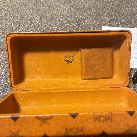 MCM glasses case with cloth - Picture 3 of 3